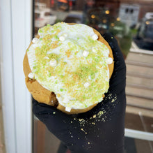 Load image into Gallery viewer, Pistachio Mallow Glam Cookie
