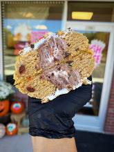 Load image into Gallery viewer, M&amp;M Crunch Glam Cookie
