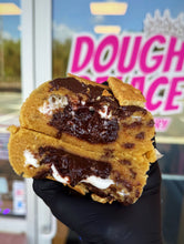 Load image into Gallery viewer, S’mores Melt Glam Cookie
