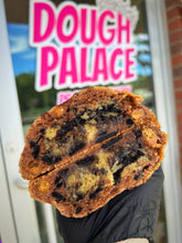 Load image into Gallery viewer, Caramel Oreo Glam Cookie
