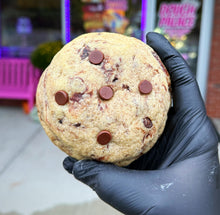 Load image into Gallery viewer, Chocolate Chip Brownie Glam Cookie
