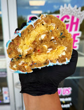 Load image into Gallery viewer, Debbie’s Golden Cake Glam Cookie
