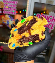 Load image into Gallery viewer, Simply Crack Glam Cookie
