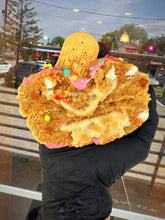 Load image into Gallery viewer, Vienna Cinna Glam Cookie
