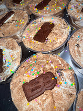 Load image into Gallery viewer, Limited Edition: Elfwich Fudge Pro-Dough
