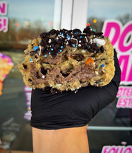 Load image into Gallery viewer, Snowflake Oreo Glam Cookie
