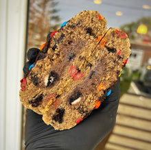 Load image into Gallery viewer, M&amp;Mannon Glam Cookie
