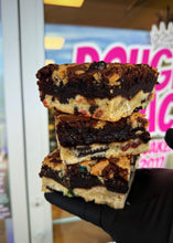 Load image into Gallery viewer, M&amp;M Slutty Brownie
