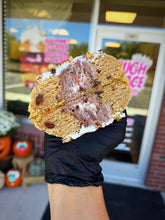 Load image into Gallery viewer, M&amp;M Crunch Glam Cookie
