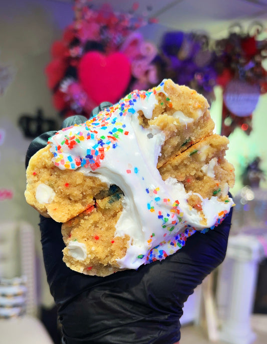 Frostin’ N Funfetti Glam Cookie