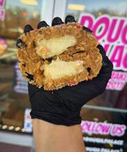 Load image into Gallery viewer, Peanut Butter Peppermint Glam Cookie
