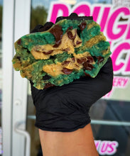 Load image into Gallery viewer, Cookie Monster Mash Glam Cookies
