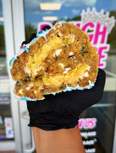 Load image into Gallery viewer, Debbie’s Golden Cake Glam Cookie
