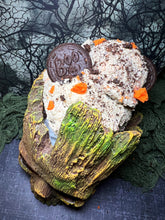 Load image into Gallery viewer, Cookies n’ Scream Pro-Dough (Vegan Friendly)
