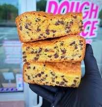 Load image into Gallery viewer, Banana Walnut Blondie Bar
