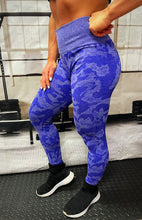 Load image into Gallery viewer, Deep Purple Camo Pro-Fit Seamless Leggings
