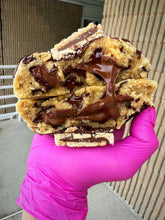 Load image into Gallery viewer, Frangelico Liquore (Nutella) Glam Cookie
