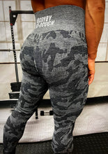 Load image into Gallery viewer, Graphite Camo Pro-Fit Seamless Leggings
