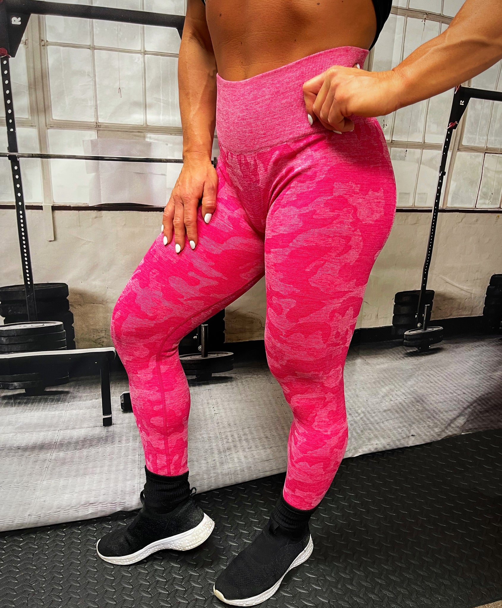 Hot Pink Camo Pro-Fit Seamless Leggings – DOUGH PALACE