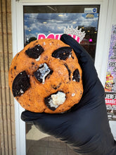 Load image into Gallery viewer, Pump’d Up Oreo Glam Cookie
