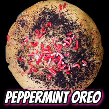 Load image into Gallery viewer, Peppermint Oreo Glam Cookie
