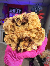 Load image into Gallery viewer, Reese Da Puff Glam Cookie
