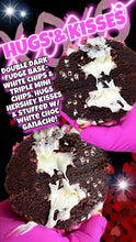 Load image into Gallery viewer, Hugs &amp; Kisses Glam Cookie
