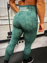 Load image into Gallery viewer, Green Camo Pro-Fit Seamless Leggings
